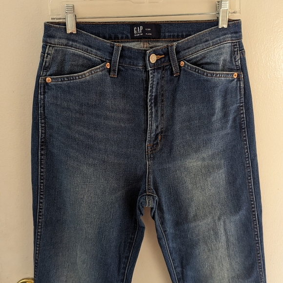 Gap Flared Medium Wash Jeans - Picture 7 of 7